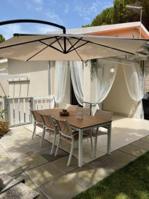 Zaffiro Casa Vacanze Al Mare วัลเลดอเรีย ภายนอก รูปภาพ