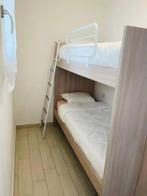 Zaffiro Casa Vacanze Al Mare วัลเลดอเรีย ภายนอก รูปภาพ